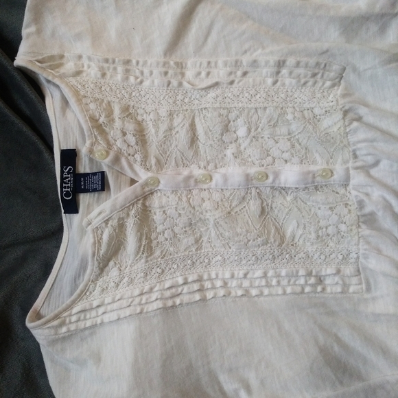 Lace Cream Buttoned Top - Picture 5 of 5
